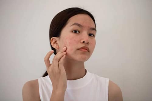 how to use face serums by advik ayurveda