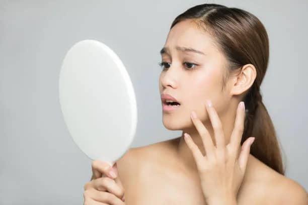 7 Signs Your Skin Needs a Serum